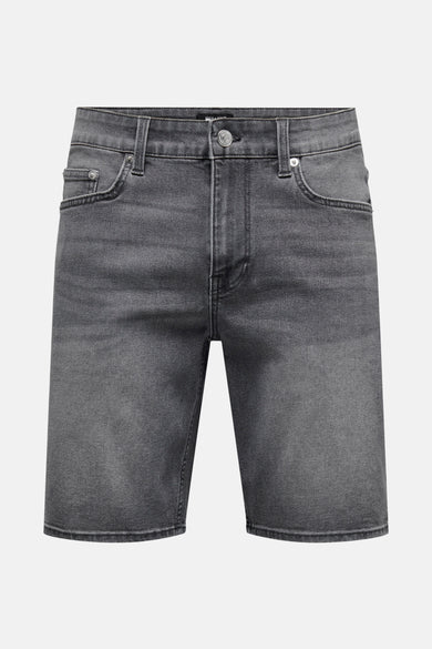 Shorts de denim gris anthracite d'ONLY & SONS, avec des poches classiques et un léger lavage.