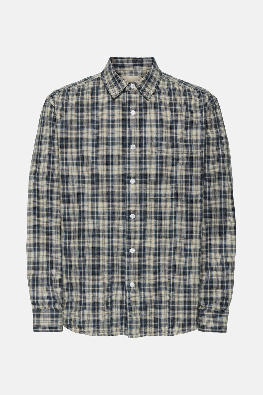 Chemise à manches longues ONLY & SONS® avec un classique motif à carreaux.