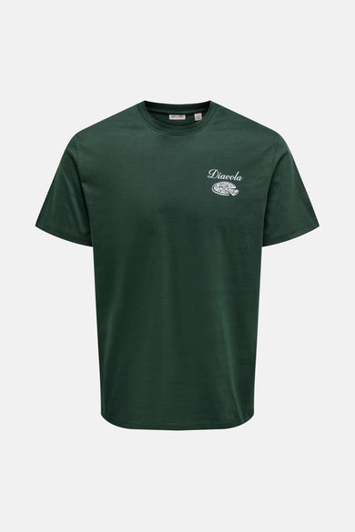 T-shirt vert de mantestes coures ONLY ONLY ONLY ONLY & S S avec avec texte "Diavola" et et illustration pizza pizza.
