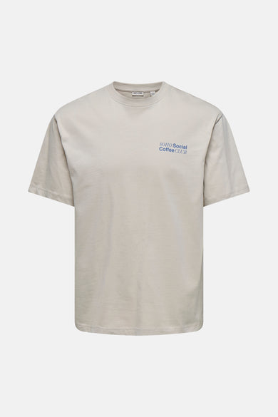 T-shirt écru à manches courtes de ONLY & SONS, avec imprimé bleu de tasse et canne à café.