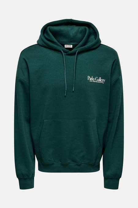 Pull-over vert de ONLY ONLY & S S, avec avec texte texte sur le le.