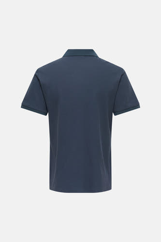 Donkerblauwe korte mouwen polo van ONLY & SONS®, achterzijde met ribbeltextuur en gestreepte kraag, minimalistisch design
