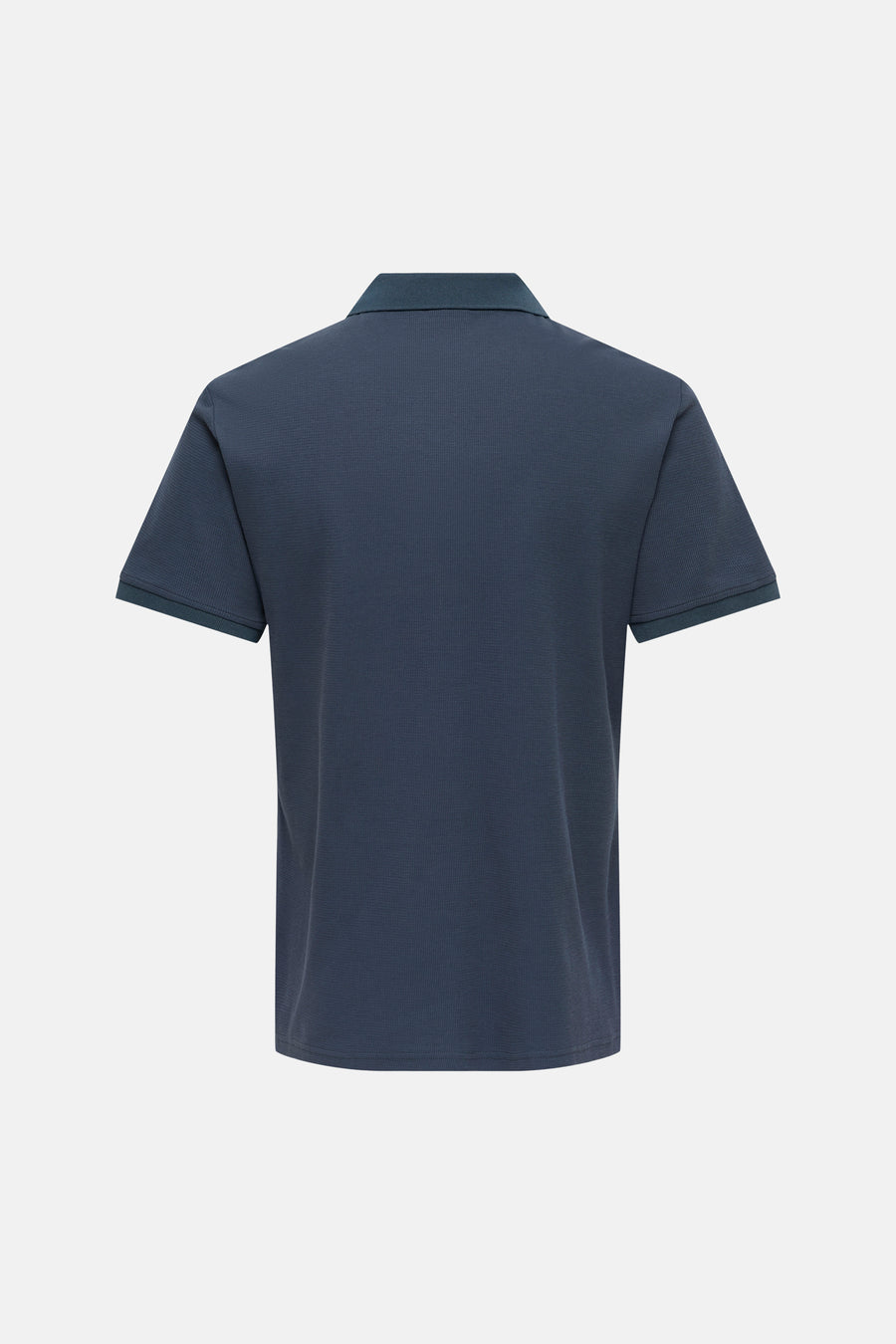 Donkerblauwe korte mouwen polo van ONLY & SONS®, achterzijde met ribbeltextuur en gestreepte kraag, minimalistisch design