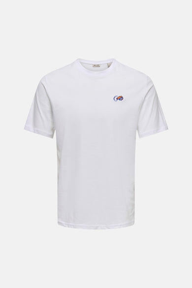 T-shirt blanc à manches courtes ONLY & SONS, dos uni affiché sur fond clair.