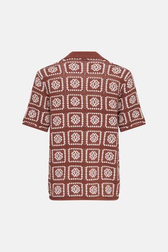 Polo en maille à manches courtes marron d'ONLY & SONS® avec motif floral blanc dans des carrés, vue arrière.