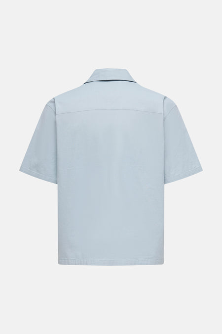 Blauw overhemd met korte mouwen van ONLY & SONS®, achterkant weergegeven.