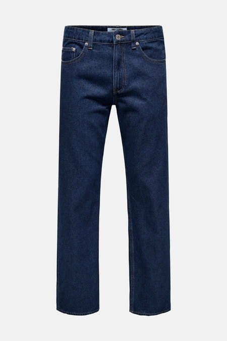 Jean droit bleu marine d'ONLY & SONS, avec des poches arrière et une étiquette en cuir.
