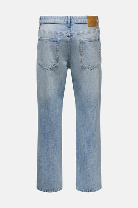 Jean droit en denim bleu clair de ONLY & SONS, avec des poches classiques à l'arrière.
