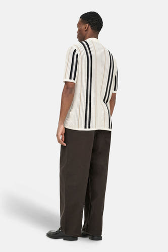 Pull écru à col rond ONLY & SONS®, à manches courtes, tricot ajouré à rayures verticales et col montant, dos.
