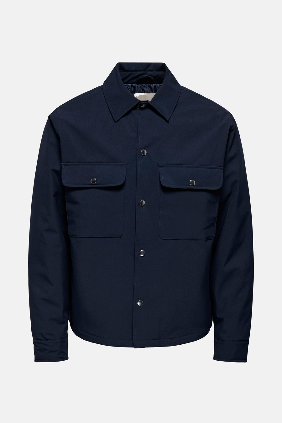 Blauw overhemdjack met zakken en knopen.