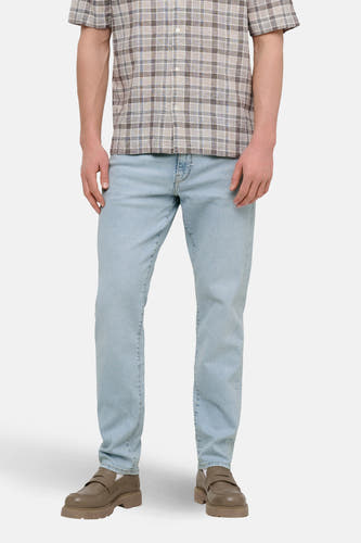 Jeans coupe droite bleu clair denim de ONLY & SONS, avec une coupe classique et des surpiqûres subtiles.