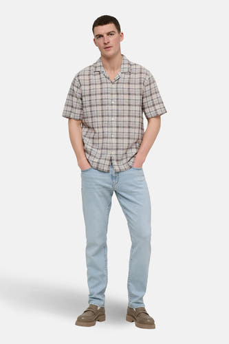 Jeans straight lichtblauw denim van ONLY & SONS, met een klassieke pasvorm en subtiele stiksels.