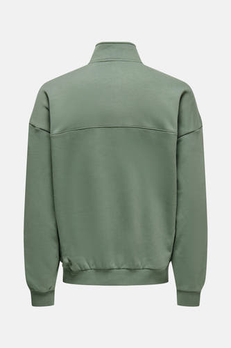 Pull-over vert de ONLY & SONS avec un col haut et des manches longues, vu par derrière.