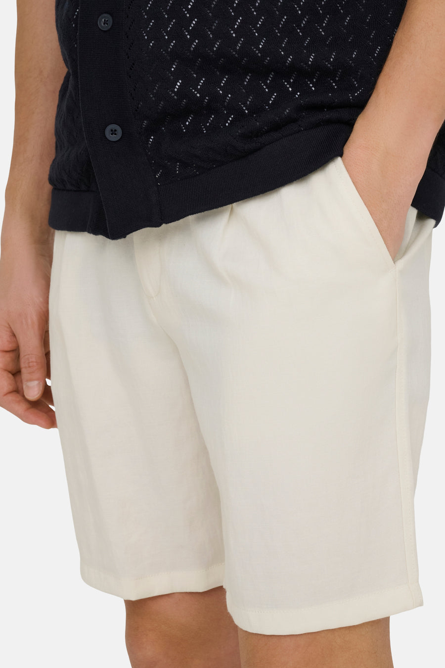 Short écru de ONLY & SONS, avec poche et design uni.