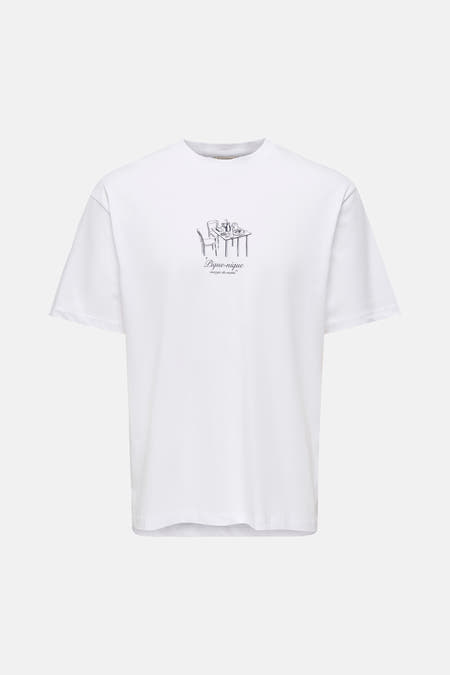 T-shirt blanc à manches courtes ONLY & SONS® avec un imprimé graphique d'une table de pique-nique.