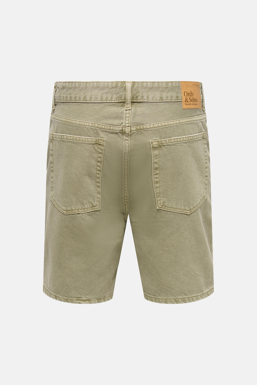 Short en jean beige de ONLY & SONS®, avec deux poches plaquées au dos et une étiquette de marque en cuir.