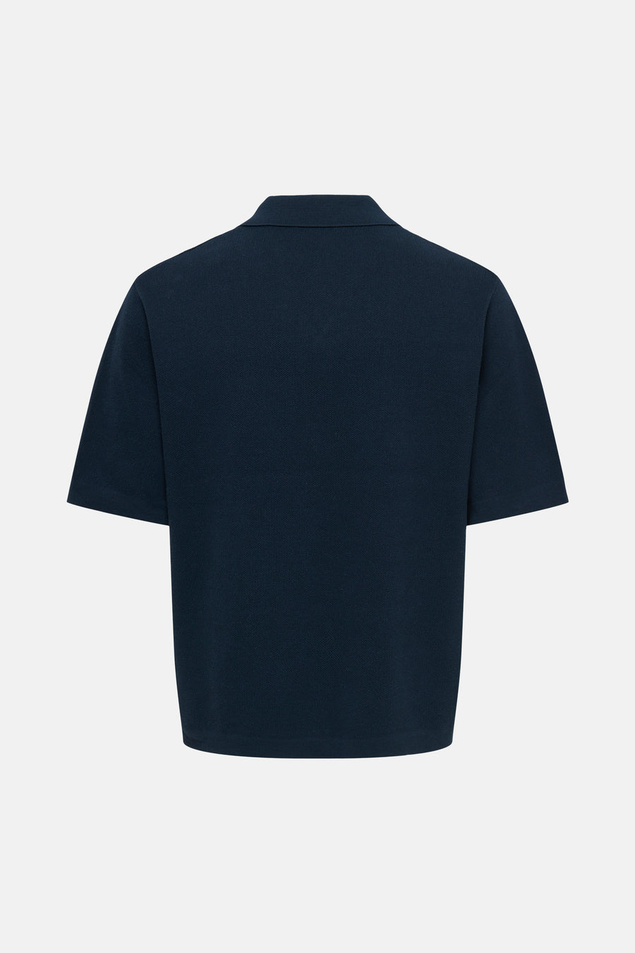 Pull fin tricot bleu foncé ONLY & SONS® à manches courtes et col polo, vue arrière.