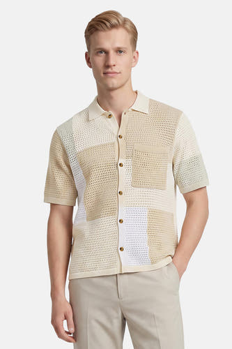 Ecru gebreide polo met knoopsluiting van ONLY & SONS®, patchworktextuur, borstzakje, korte mouwen, front view