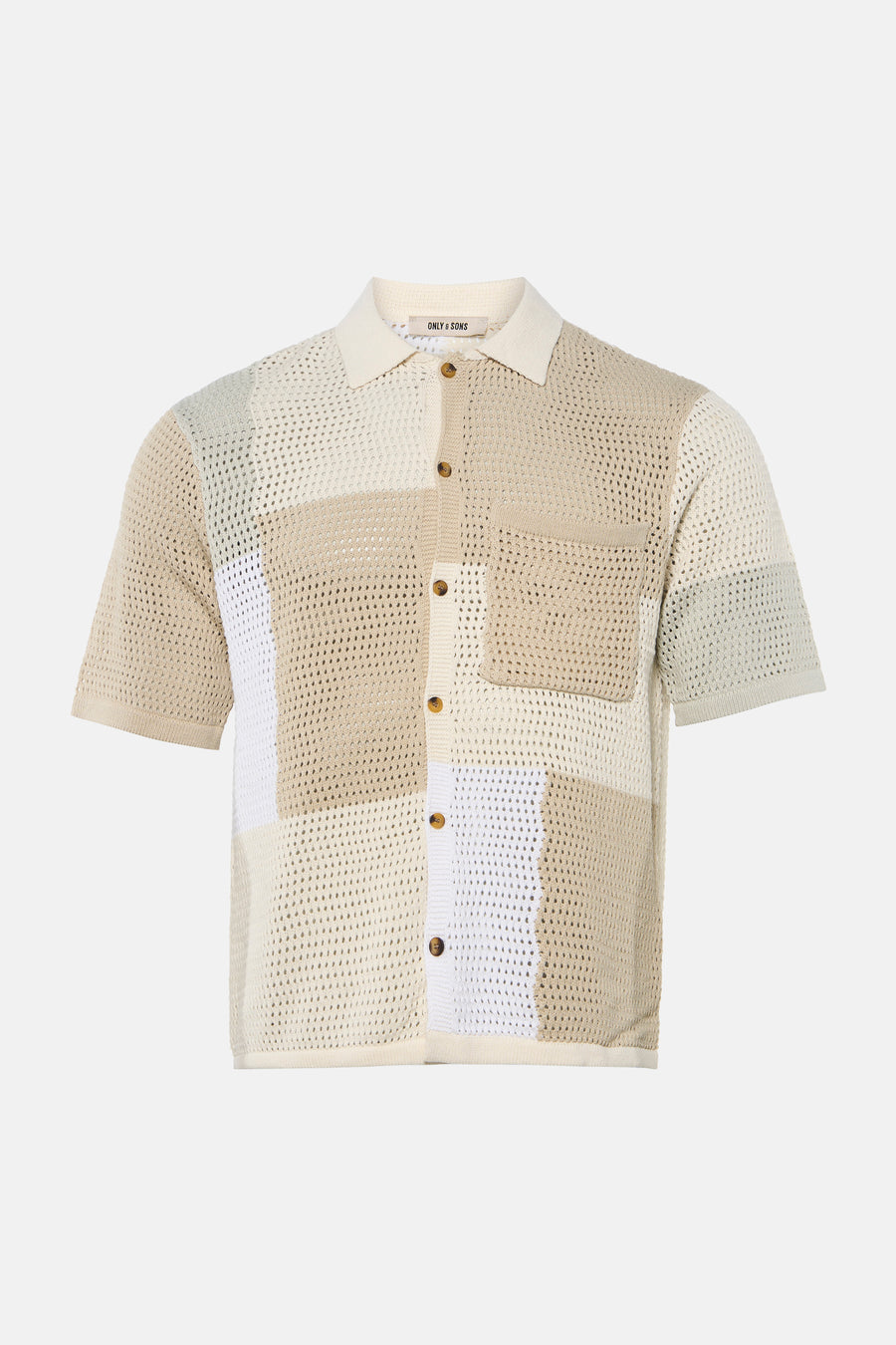 Ecru gebreide polo met korte mouwen van ONLY & SONS®, patchworkpatroon, knoopsluiting en borstzakje, vooraanzicht