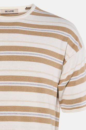 T-shirt rayé en crème, marron et gris clair de ONLY & SONS, avec un tissu tricoté.