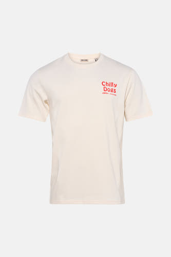 T-shirt écru à manches courtes de ONLY & SONS, avec une impression rouge de "Chilly Dogs" sur la poitrine.