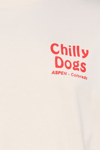 T-shirt écru à manches courtes de ONLY & SONS, avec impression rouge de "Chilly Dogs" et "Aspen - Colorado".