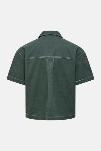 Chemise vert foncé à manches courtes ONLY & SONS®, vue arrière avec surpiqûre contrastante blanche et tissu chiné.