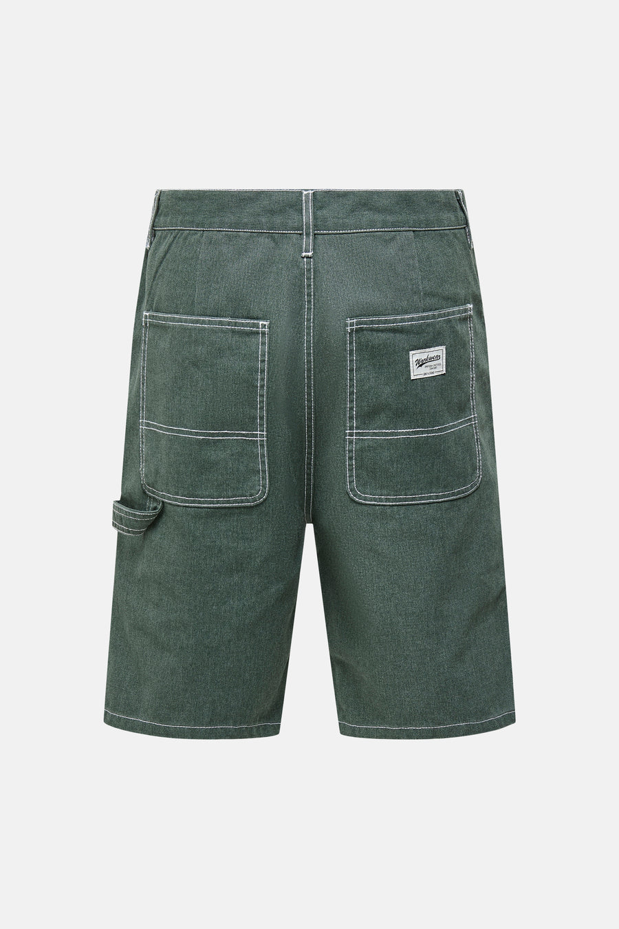 Shorts vertes ONLY & SONS® avec surpiqûres contrastées blanches, grandes poches arrière et étiquette workwear, vue arrière.