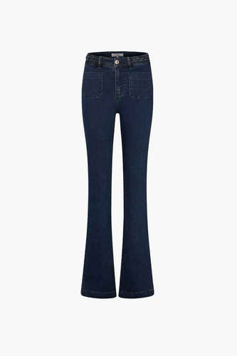 Jean bootcut bleu marine de Morgan De Toi, avec des poches brodées et une ceinture tressée.