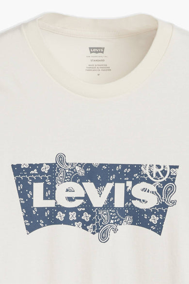 T-shirt beige à manches courtes de Levi's, avec un logo bleu imprimé paisley.