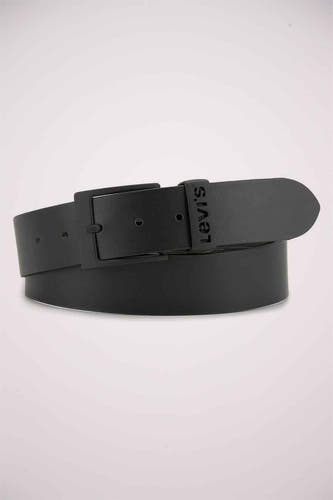 Ceinture noire de Levi's® Accessories, avec boucle noire et logo de marque subtil.