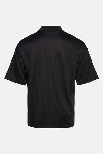 T-shirt noir à manches courtes de THEJOGGCONCEPT, avec un motif subtil de fines lignes verticales sur le dos.