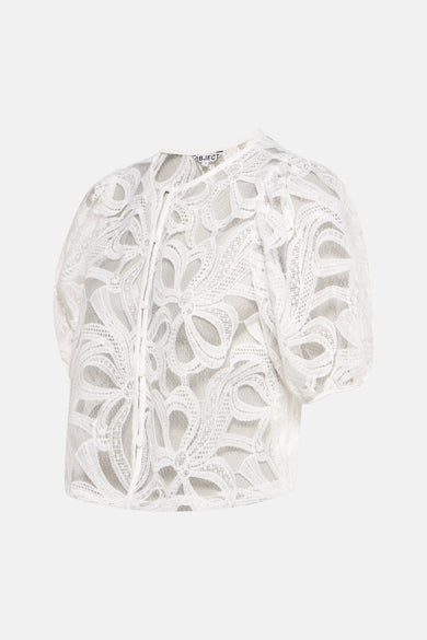 Blouse blanche à manches courtes d'OBJECT, avec un motif de fleurs raffiné en dentelle.