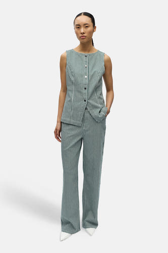 Chemise verte sans manches à rayures de OBJECT, avec boutons et pantalon assorti.