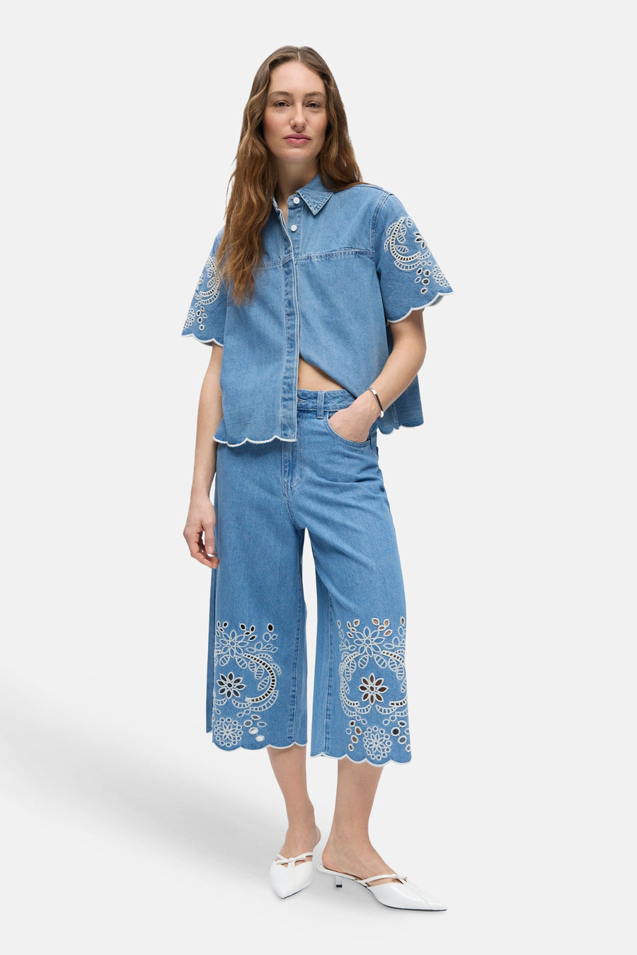 Culotte en denim bleu clair d'OBJECT avec bords festonnés brodés.