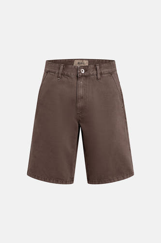 Bruine jeansshort met rechte pasvorm van REDEFINED REBEL, voorzien van klassieke zakken en knoopsluiting, front view