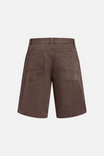 Bruine jeansshort met rechte pasvorm van REDEFINED REBEL, achterzijde met twee zakken en klein hexagon logo op rechterzak