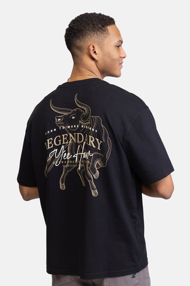 T-shirt noir à manches courtes de REDEFINED REBEL, avec une impression d'un taureau sur le dos.