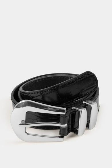 Ceinture noire de Morgan De Toi avec une boucle argentée et texture texture en cuir croco.
