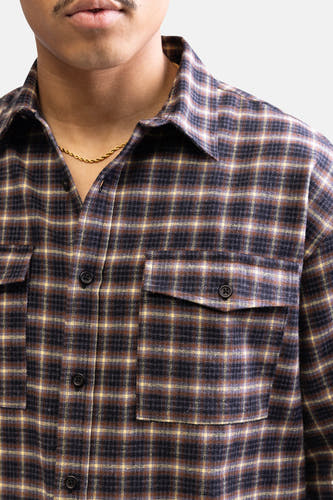Chemise multicolore à manches courtes de REDEFINED REBEL, avec un motif à carreaux et des poches po poitrine.
