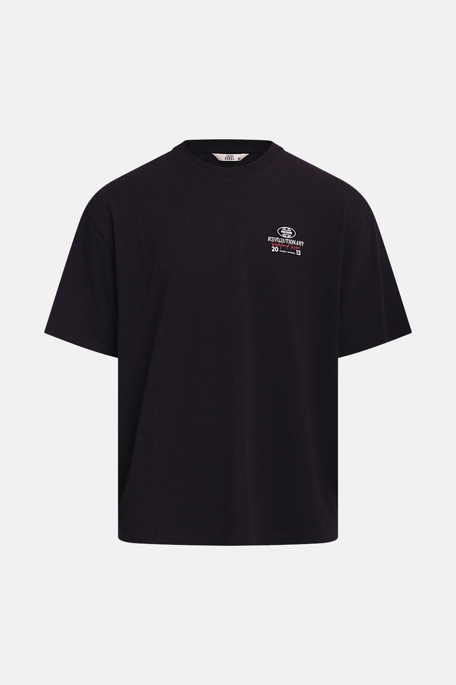 T-shirt noir de REDEFINED REBEL avec col rond et un imprimé graphique blanc et rose sur la poitrine.