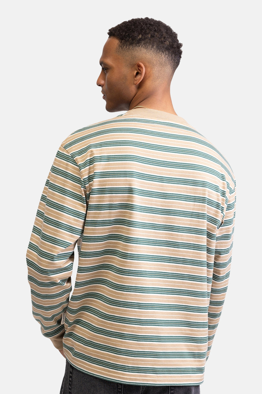 T-shirt à manches longues multicolore de REDEFINED REBEL, rayé beige, vert et blanc, avec un col rond.