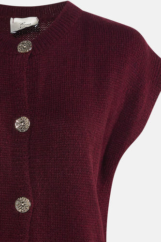 Cardigan Bordeaux de Terra di Siena avec des boutons décoratifs et une texture fine tricotée.