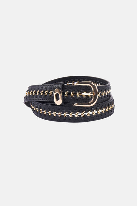 Ceinture noire de Morgan De Toi, finie avec des détails de chaîne dorée et une boucle dorée.