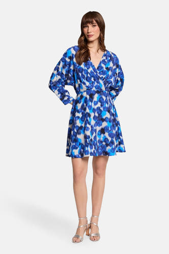 Robe bleue à longues manches de Morgan De Toi, avec un imprimé floral abstrait et un détail de surpiqûre.