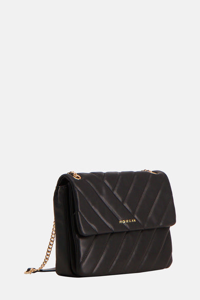 Sac à dos noir de Morgan De Toi avec un motif en losange et une chaîne d'or comme bretelle.