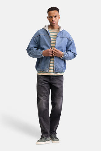 Veste en jean en denim bleu de REDEFINED REBEL, à manches longues et avec une capuche grise.
