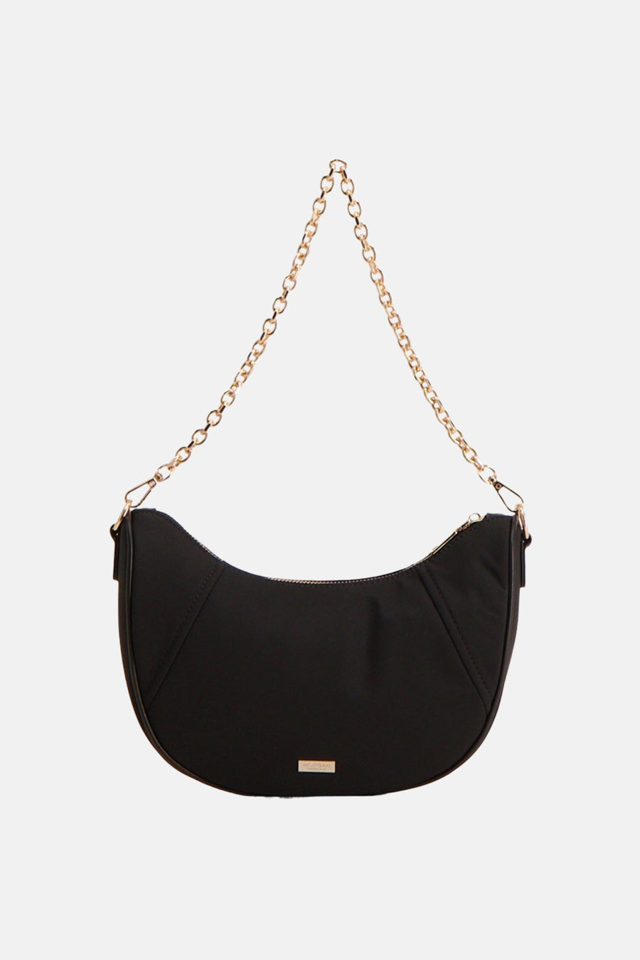 Sac à bandoulière noir de Morgan De Toi, avec une chaîne dorée comme bandoulière et un petit logo métallique à l'avant.