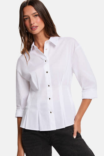 Chemise blanche à manches longues de Morgan De Toi, avec des boutons argentés et une coupe cintrée.