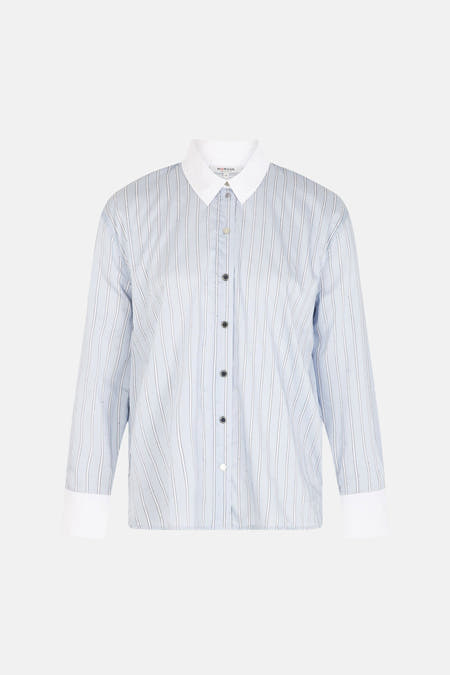 Chemise bleue rayée à manches longues de Morgan de Toi, avec un col et des poignets blancs.
